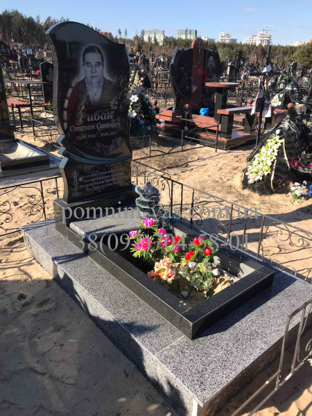 Фигурный памятник фотография