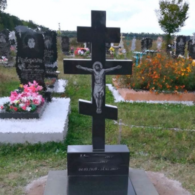 Гранитные кресты на могилу