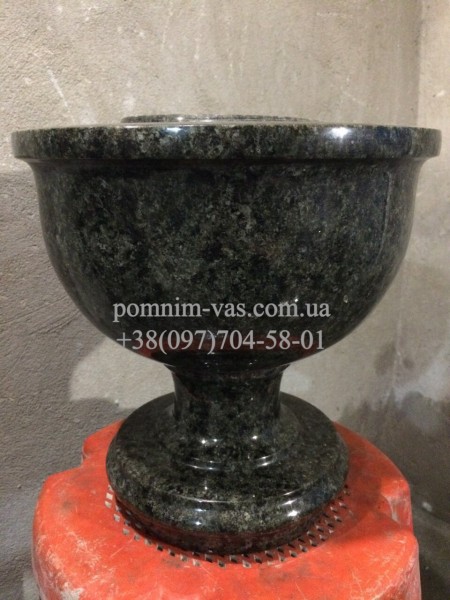 Вазон з граніту VZ-11 фото Вазон з граніту VZ-11 фотография