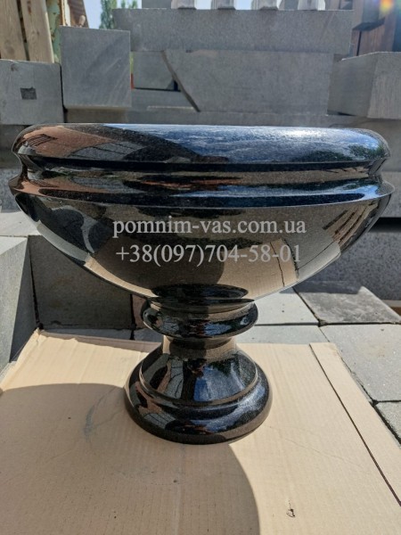 Вазон из гранита VZ-12 фотография